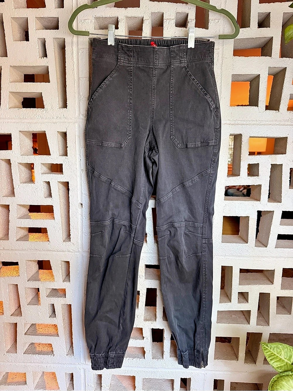 SPANX Stretch Twill Cargo Jogger Gray Small